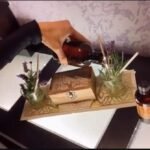 Usando aceite para dar olor al espacio antes de un tratamiento